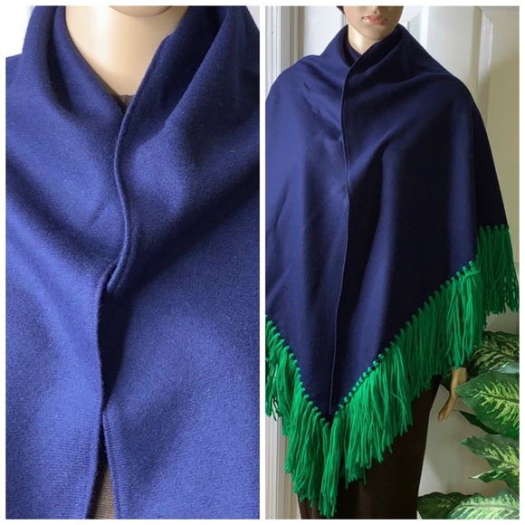 Beautiful  cape - Picture 4 of 4